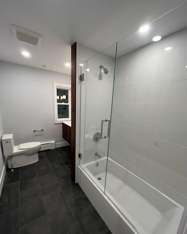 Havertown bath.
•
•
•
•
#bathroom #bathroomrenovation #interiordesign #bathroomdesign #construction #homeimprovement