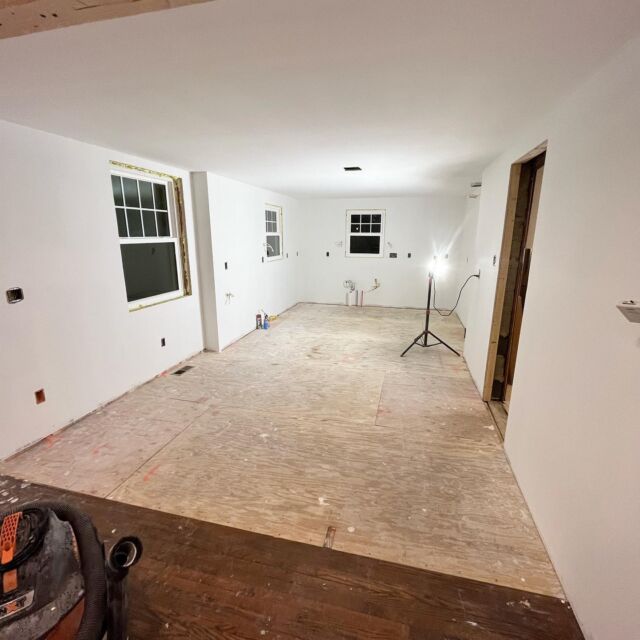 The space is primed and the new ProVia windows are in. We are ready to start installing cabinets today! Big day.
•
•
•
•
#kitchen #kitchenrenovation #kitchenremodel #remodeling #kitchendesign #paint #provia #construction #contractor #plymouthmeeting #pennsylvania