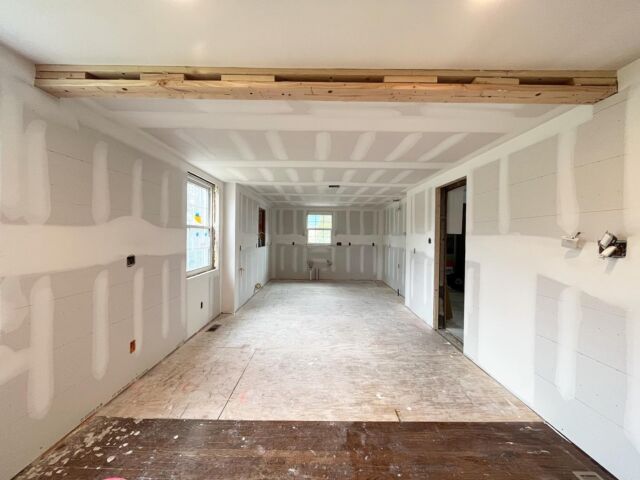 Drywall is finished and we’re ready for some primer. I like to get at least a base coat of primer on the walls before cabinets go in so that we can see and correct any potential bigger imperfections but also protect the bare compound. What’s your order of events?
•
•
•
•
#kitchen #kitchenremodel #kitchendesign #remodeling #homeimprovement #contractor #plymouthmeeting #pennsylvania
